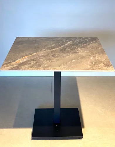 Elora Keramik-Esstisch 80 cm (Shadow & Schwarz)